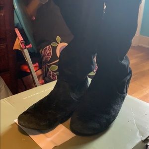 Size 8 black mid calf suede boots